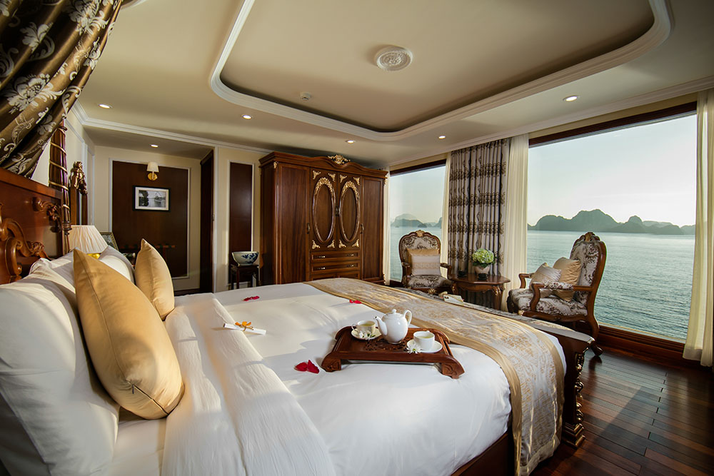 Du thuyền Emperor Cruises 