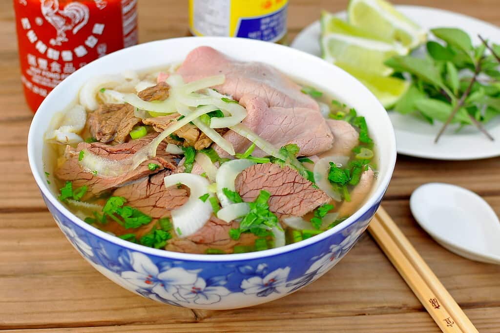 Du lich Chau A - pho viet nam-min