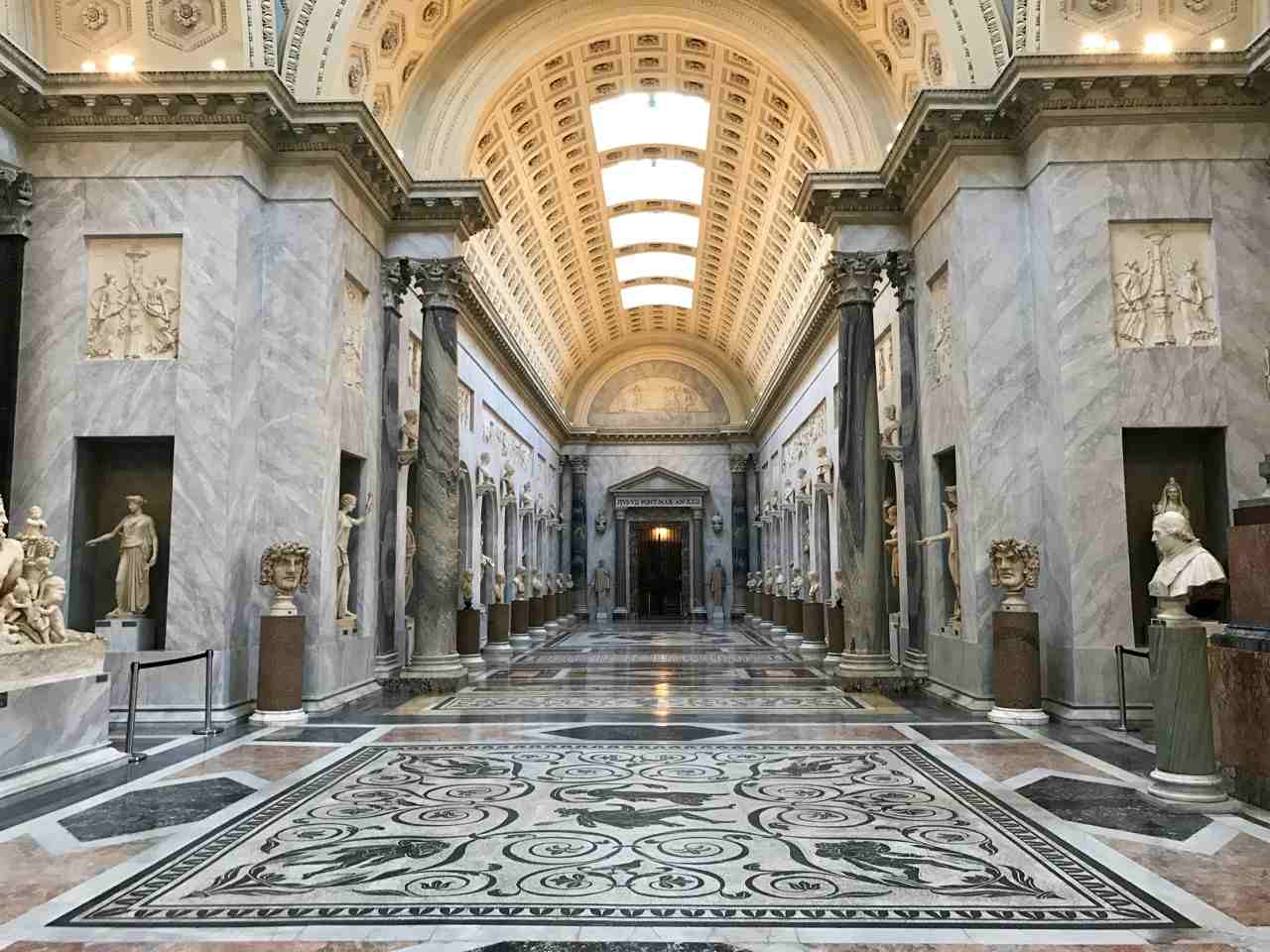 vòm đá của New Wing vatican-museums-braccio-nuovo